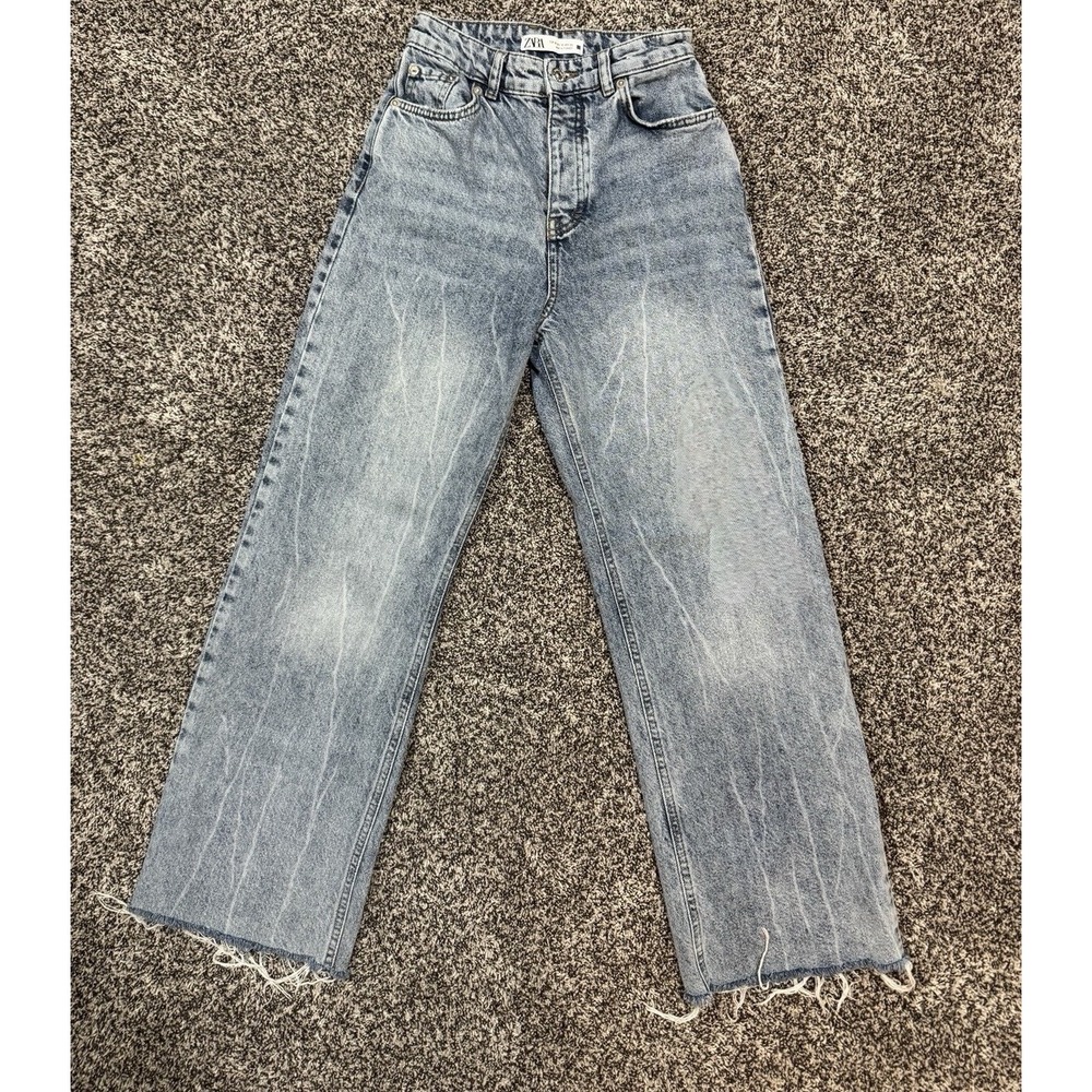 ZARA High Rise‎ Light Wash Denim Jeans Straight Leg Raw Hem Size 0